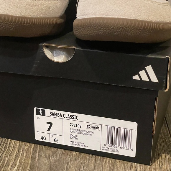 Samba Classic Size 7 - Picture 3 of 5